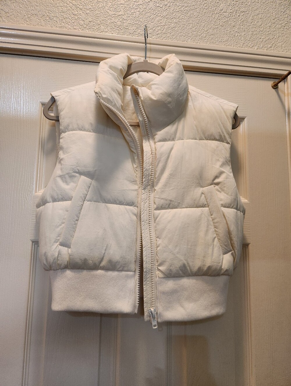 White Cropped Puffer Vest